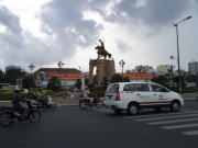 ラウンドアバウトに注意